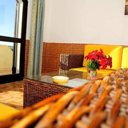 Tonel Hotel *